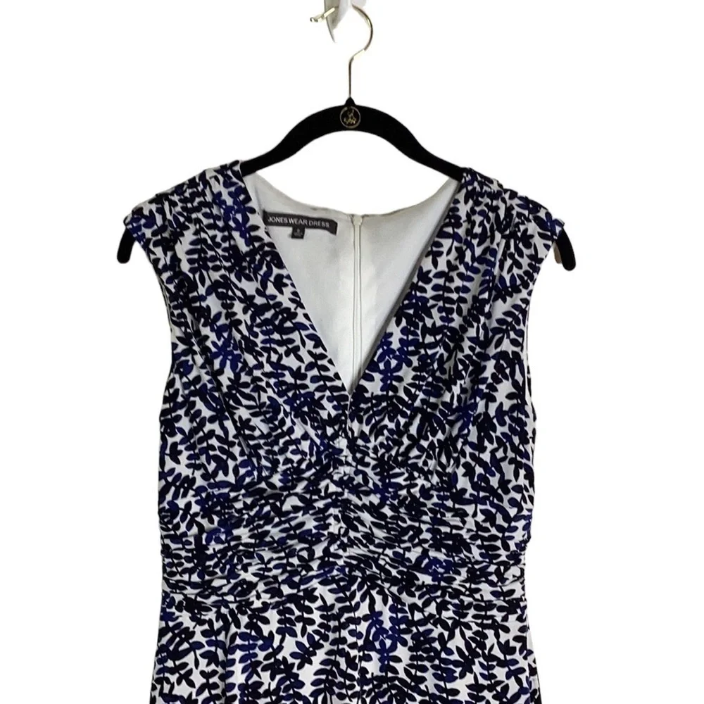 Jones Wear Sleeveless Navy/White  Polyester Business Casual Print Dress Size 8 - Picture 4 of 12